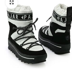 Pajar Galaxy Women’s 6.5 Snow Boots. Like New. Worn once. Black & Cream